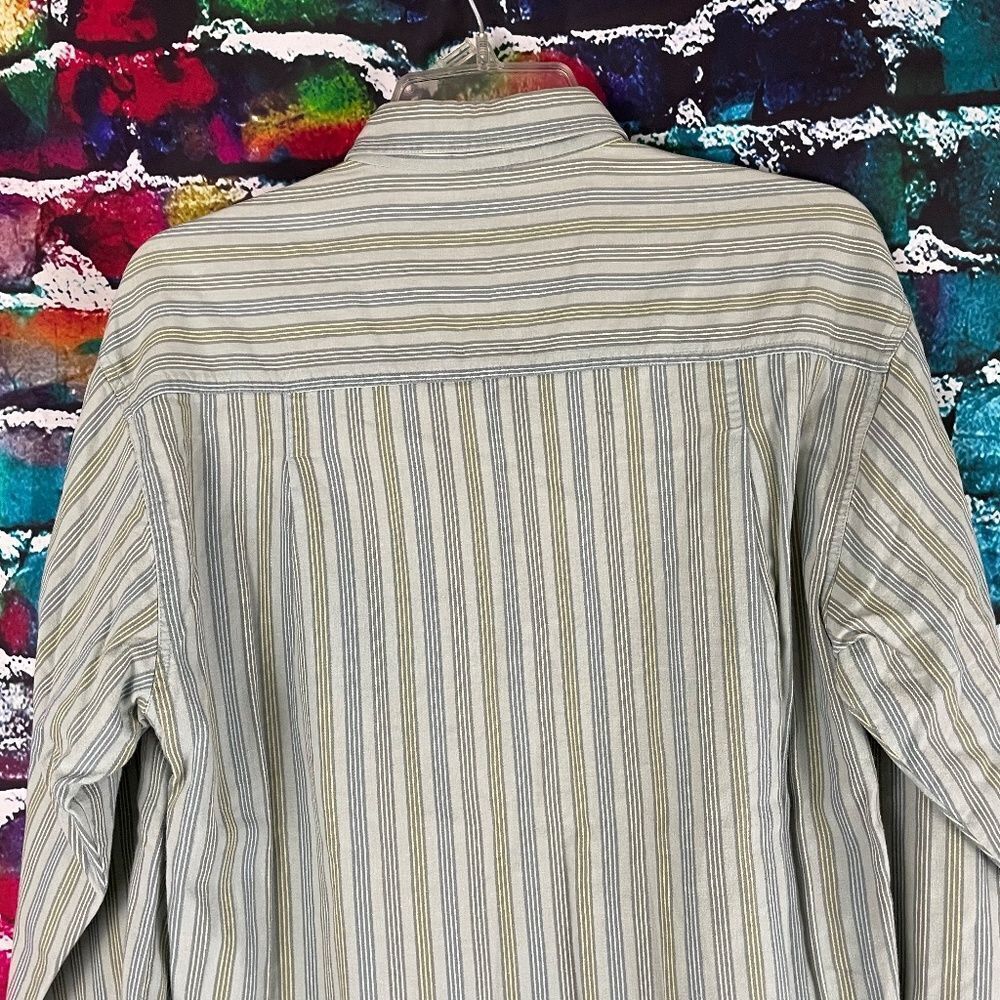 Royal Robbins Striped Long sleeve Button Front Shirt size Medium - Picture 9 of 9